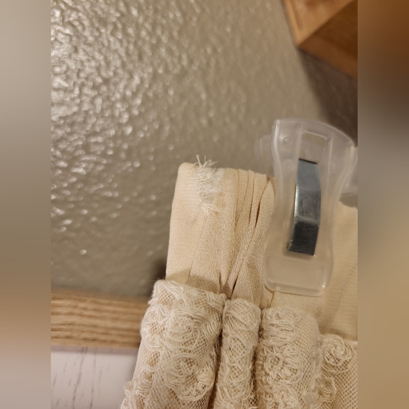 Entro Ivory Shorts with long lace lay over - Picture 4 of 4